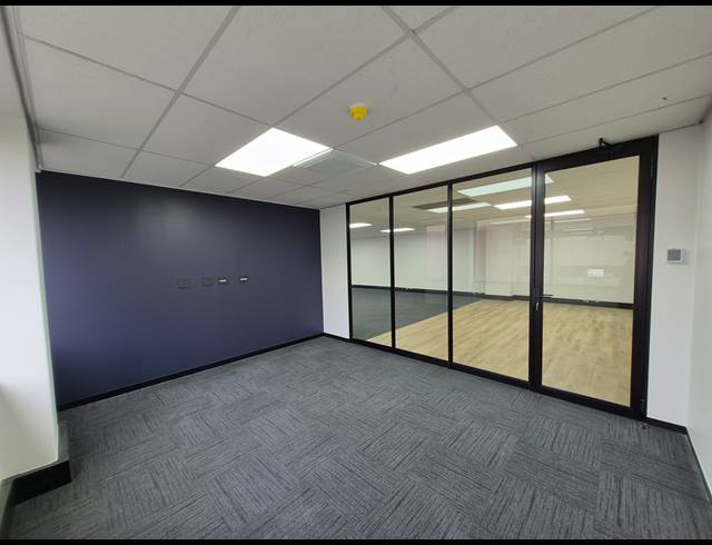 230M² OFFICE TO LET IN SANDOWN